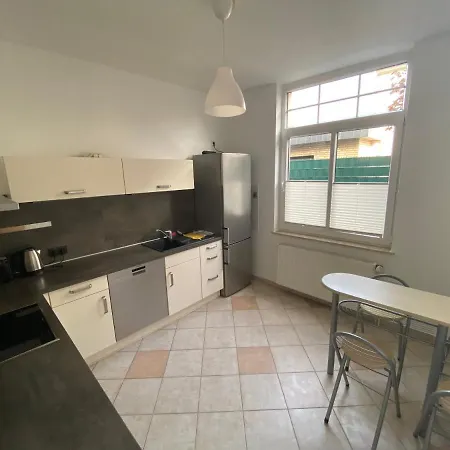 Ferien- Und Monteurwohnung In Guter Lage Fuer Bis Zu 5 Personen * Oldenburg