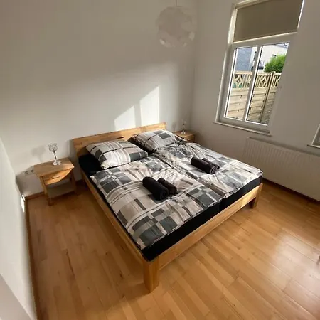 Ferien- Und Monteurwohnung In Guter Lage Fuer Bis Zu 5 Personen *