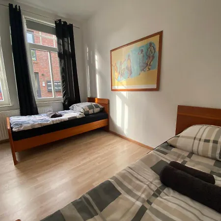 Ferien- Und Monteurwohnung In Guter Lage Fuer Bis Zu 5 Personen Lejlighed